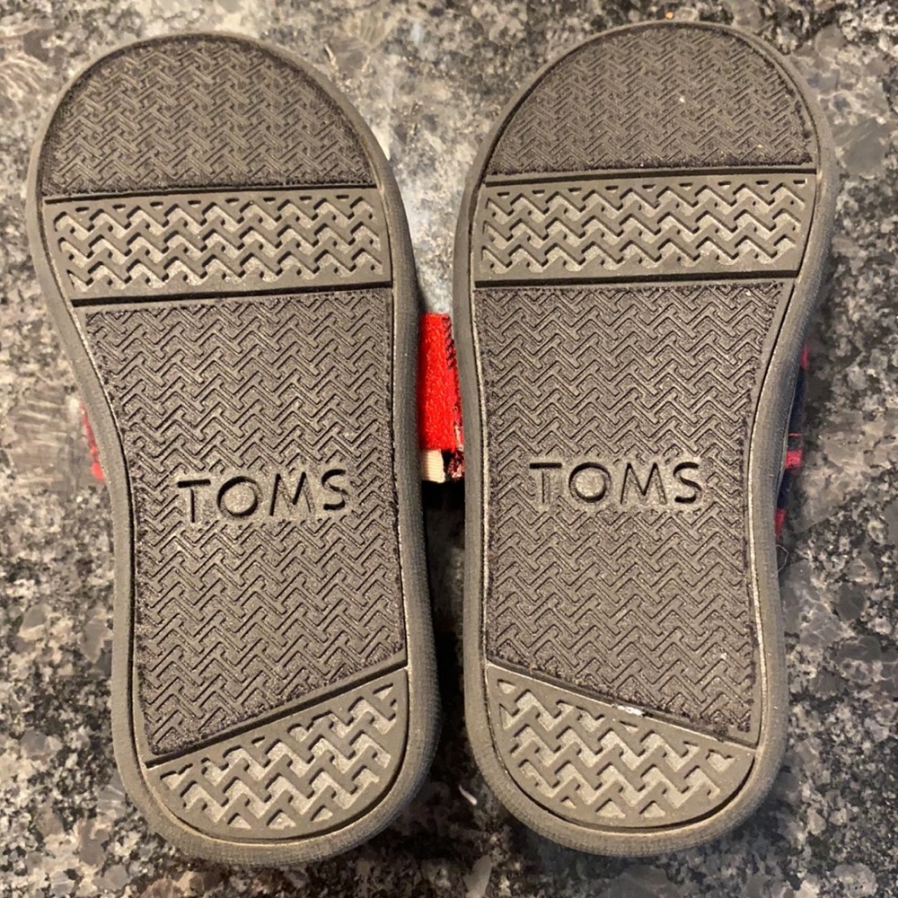 TOMS Plaid Slip Ons - Picture 2 of 5